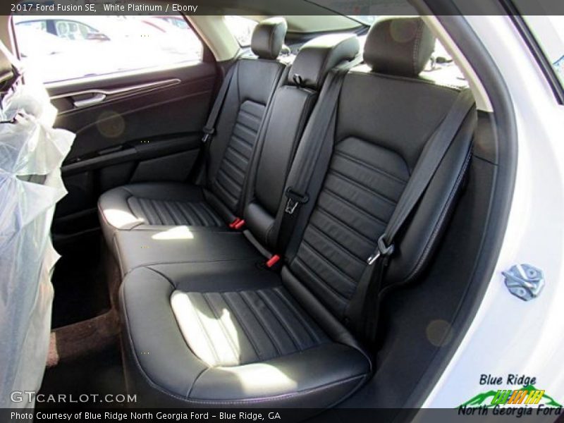 White Platinum / Ebony 2017 Ford Fusion SE