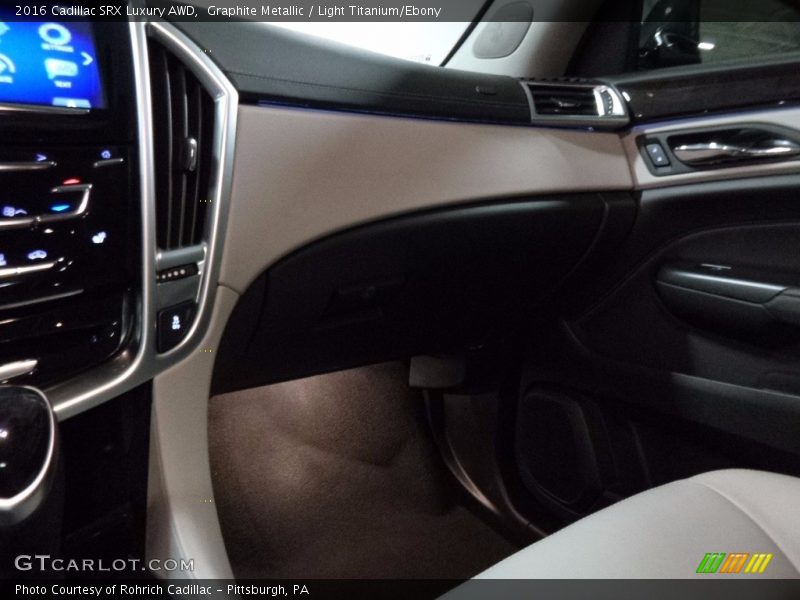 Graphite Metallic / Light Titanium/Ebony 2016 Cadillac SRX Luxury AWD