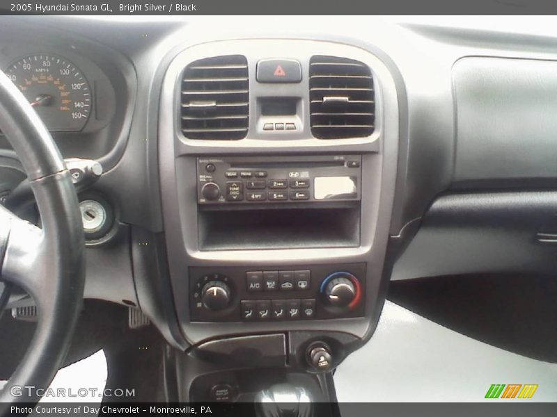Bright Silver / Black 2005 Hyundai Sonata GL