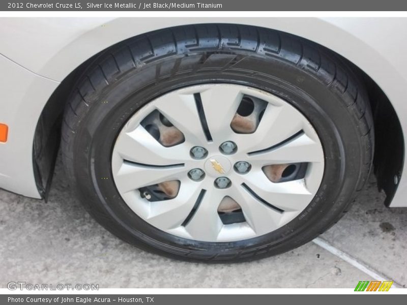 Silver Ice Metallic / Jet Black/Medium Titanium 2012 Chevrolet Cruze LS