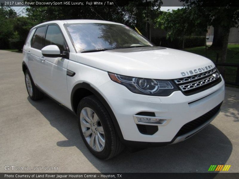 Front 3/4 View of 2017 Discovery Sport HSE Luxury