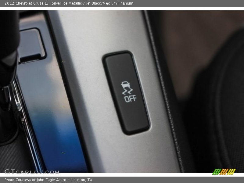 Silver Ice Metallic / Jet Black/Medium Titanium 2012 Chevrolet Cruze LS