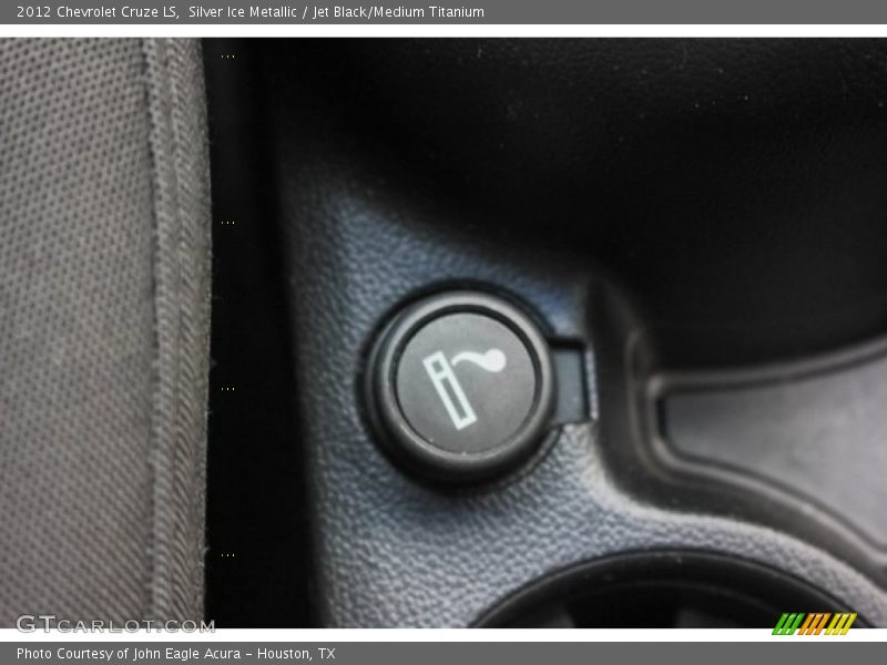 Silver Ice Metallic / Jet Black/Medium Titanium 2012 Chevrolet Cruze LS