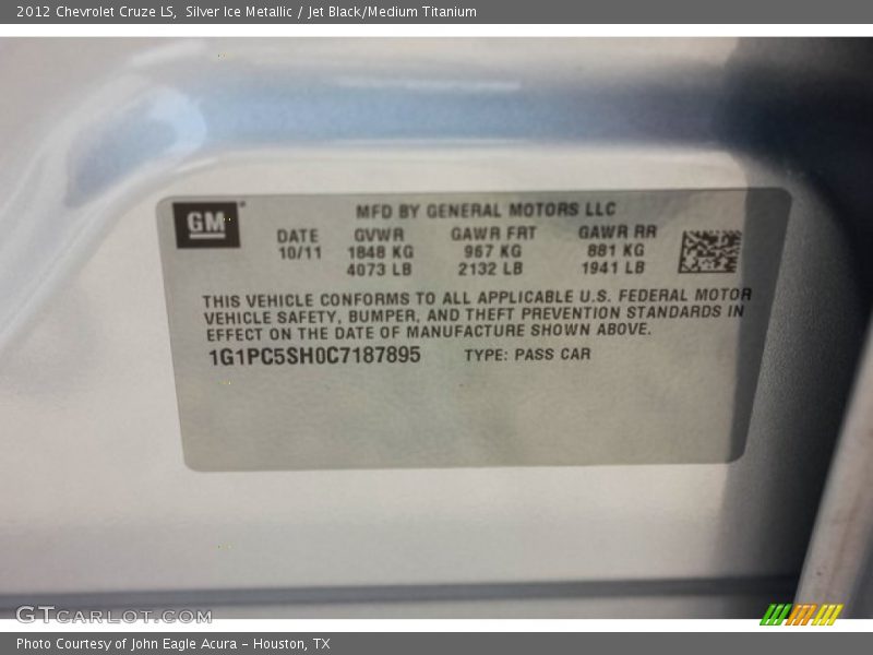 Silver Ice Metallic / Jet Black/Medium Titanium 2012 Chevrolet Cruze LS