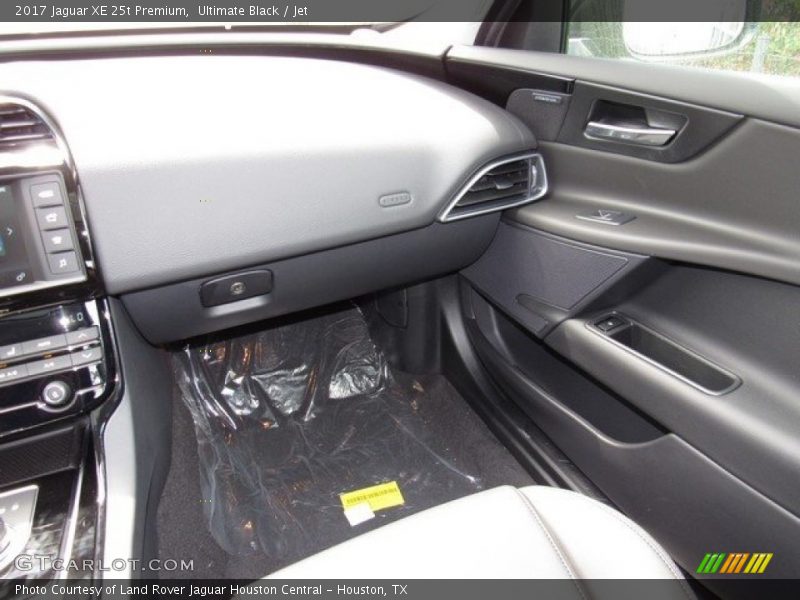 Ultimate Black / Jet 2017 Jaguar XE 25t Premium
