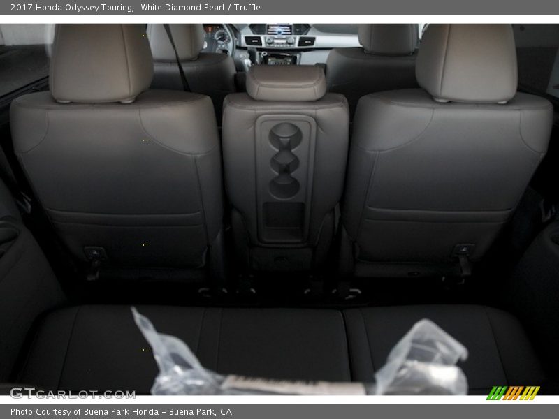 White Diamond Pearl / Truffle 2017 Honda Odyssey Touring