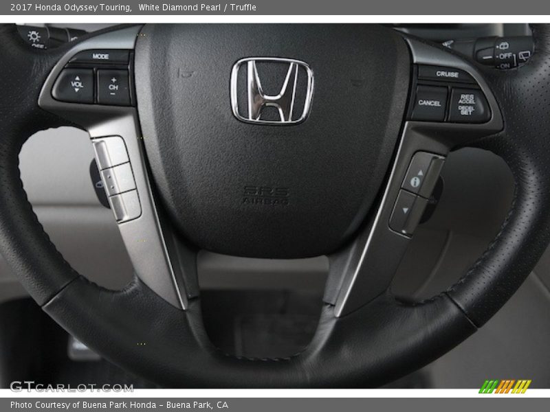 White Diamond Pearl / Truffle 2017 Honda Odyssey Touring