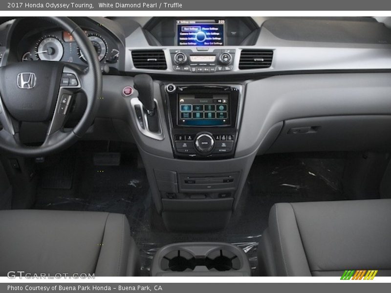 White Diamond Pearl / Truffle 2017 Honda Odyssey Touring