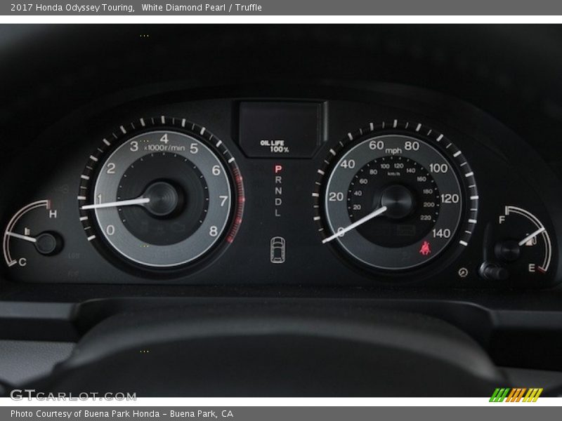 White Diamond Pearl / Truffle 2017 Honda Odyssey Touring