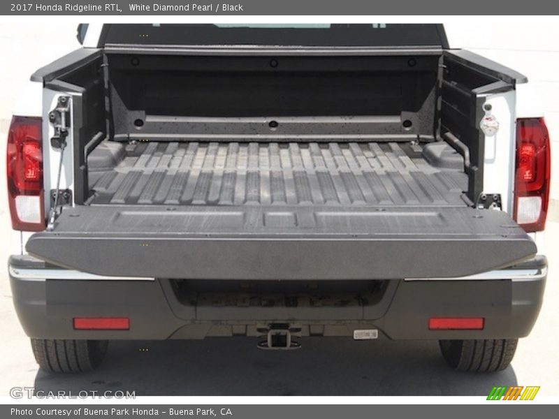 White Diamond Pearl / Black 2017 Honda Ridgeline RTL