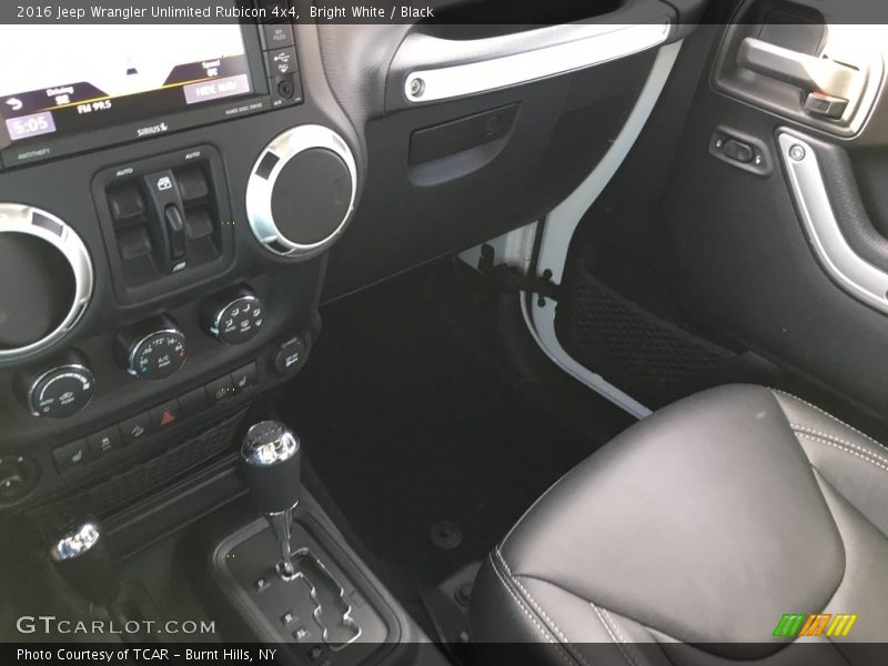 Bright White / Black 2016 Jeep Wrangler Unlimited Rubicon 4x4