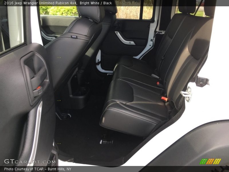 Bright White / Black 2016 Jeep Wrangler Unlimited Rubicon 4x4