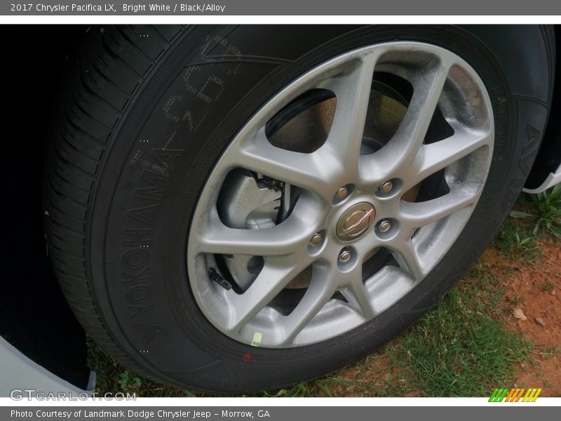 Bright White / Black/Alloy 2017 Chrysler Pacifica LX
