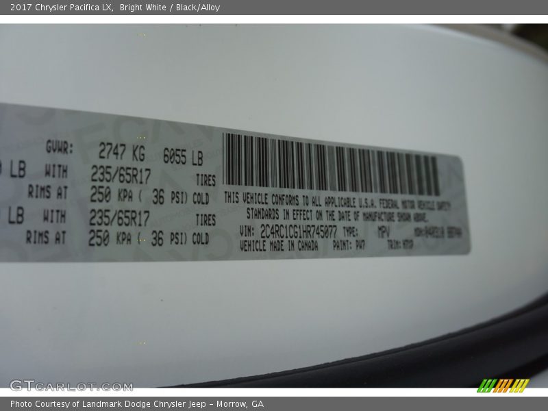 Bright White / Black/Alloy 2017 Chrysler Pacifica LX