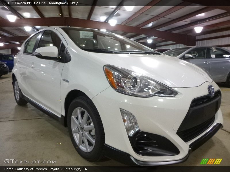 Front 3/4 View of 2017 Prius c One