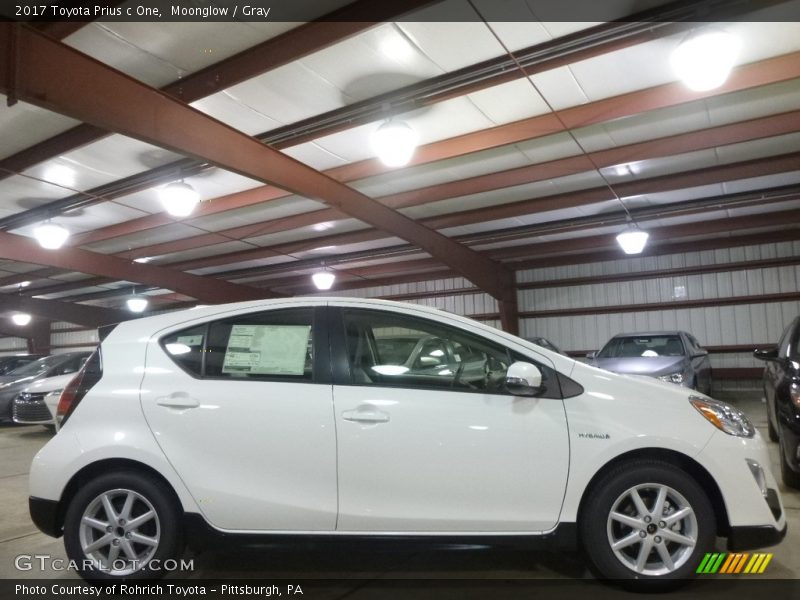 Moonglow / Gray 2017 Toyota Prius c One