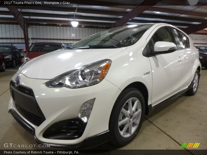 Moonglow / Gray 2017 Toyota Prius c One