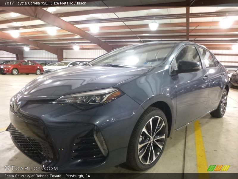 Front 3/4 View of 2017 Corolla XSE