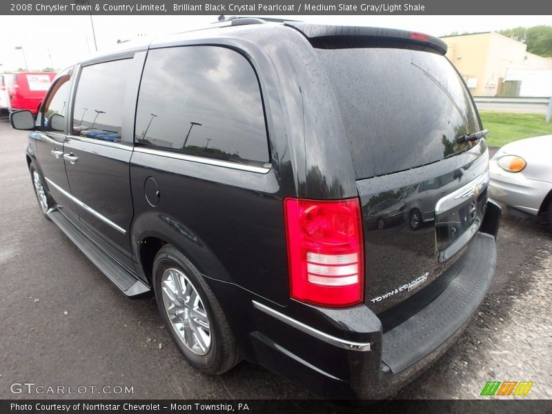 Brilliant Black Crystal Pearlcoat / Medium Slate Gray/Light Shale 2008 Chrysler Town & Country Limited