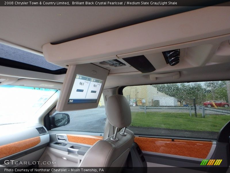Brilliant Black Crystal Pearlcoat / Medium Slate Gray/Light Shale 2008 Chrysler Town & Country Limited
