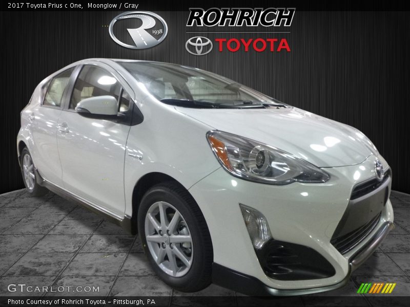 Moonglow / Gray 2017 Toyota Prius c One