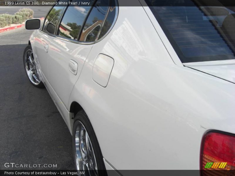 Diamond White Pearl / Ivory 1999 Lexus GS 300