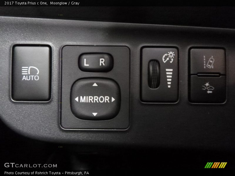 Moonglow / Gray 2017 Toyota Prius c One