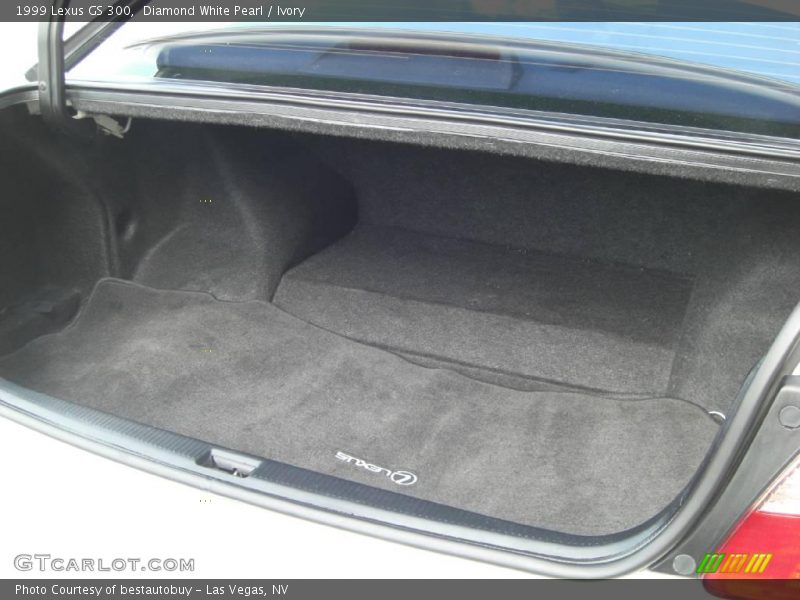 Diamond White Pearl / Ivory 1999 Lexus GS 300