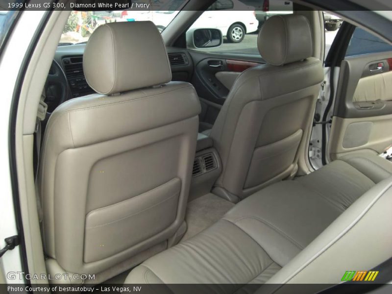 Diamond White Pearl / Ivory 1999 Lexus GS 300