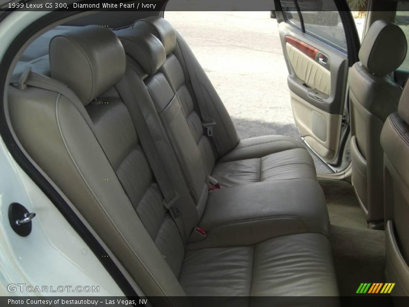 Diamond White Pearl / Ivory 1999 Lexus GS 300