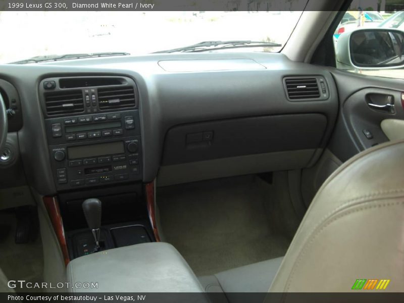 Diamond White Pearl / Ivory 1999 Lexus GS 300