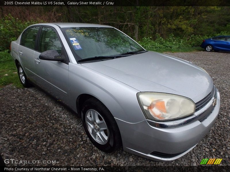 Front 3/4 View of 2005 Malibu LS V6 Sedan