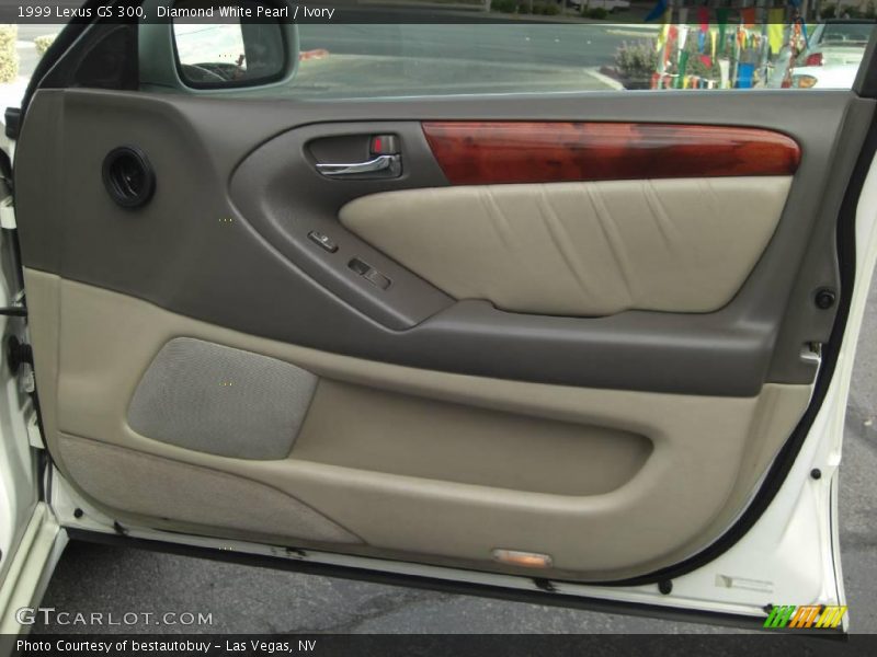 Diamond White Pearl / Ivory 1999 Lexus GS 300