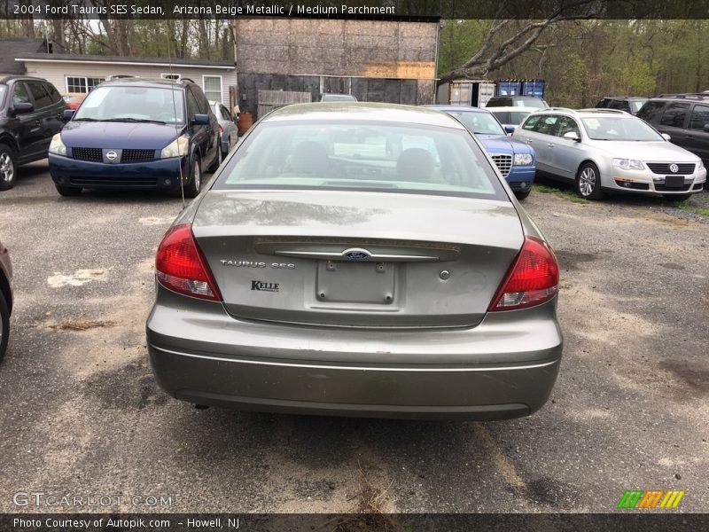 Arizona Beige Metallic / Medium Parchment 2004 Ford Taurus SES Sedan