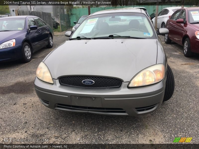 Arizona Beige Metallic / Medium Parchment 2004 Ford Taurus SES Sedan