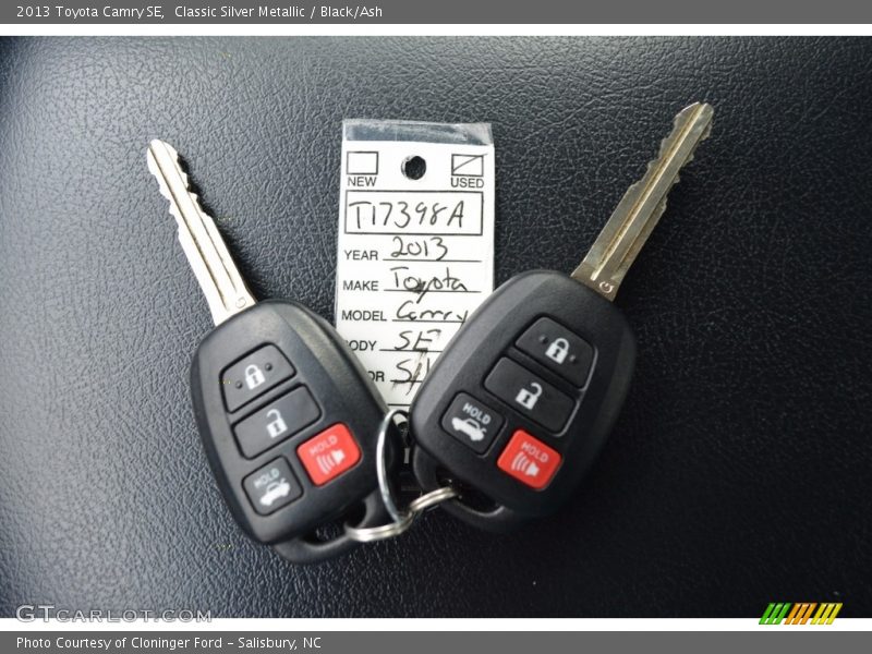 Classic Silver Metallic / Black/Ash 2013 Toyota Camry SE