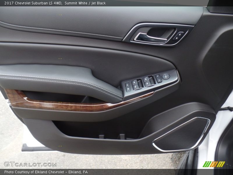 Summit White / Jet Black 2017 Chevrolet Suburban LS 4WD