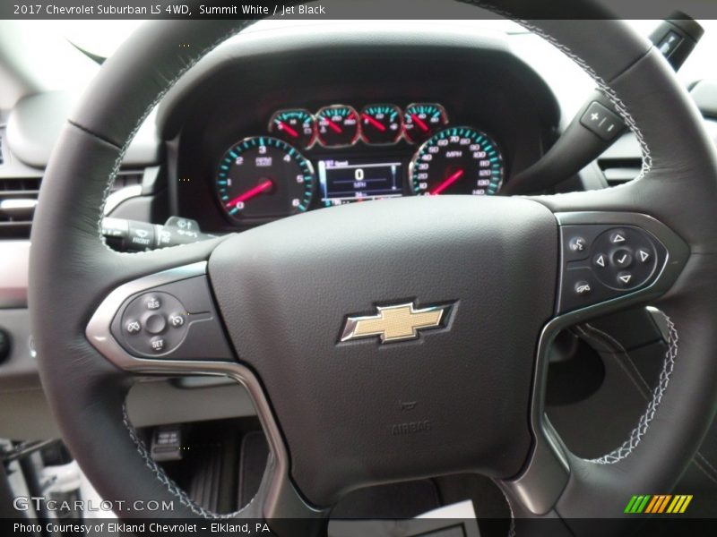 Summit White / Jet Black 2017 Chevrolet Suburban LS 4WD