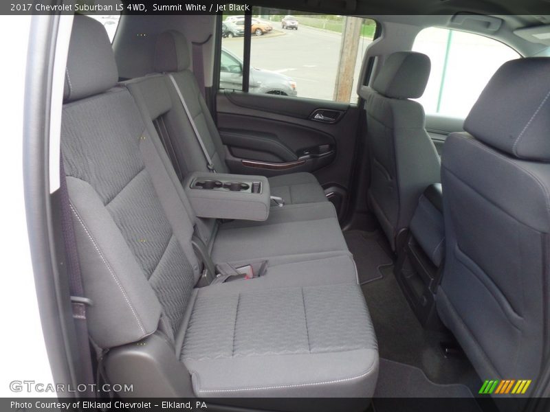 Summit White / Jet Black 2017 Chevrolet Suburban LS 4WD