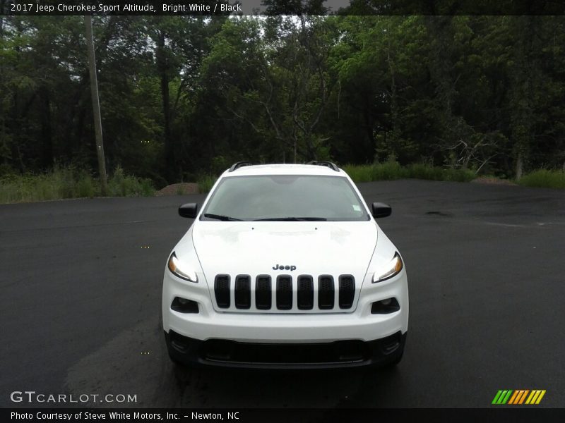 Bright White / Black 2017 Jeep Cherokee Sport Altitude