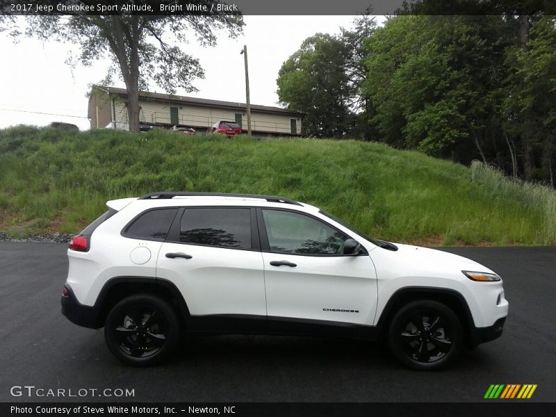 Bright White / Black 2017 Jeep Cherokee Sport Altitude