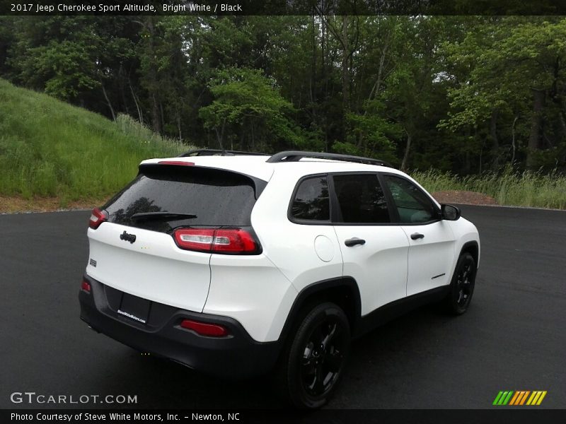 Bright White / Black 2017 Jeep Cherokee Sport Altitude