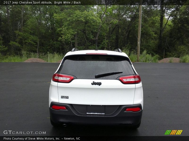 Bright White / Black 2017 Jeep Cherokee Sport Altitude