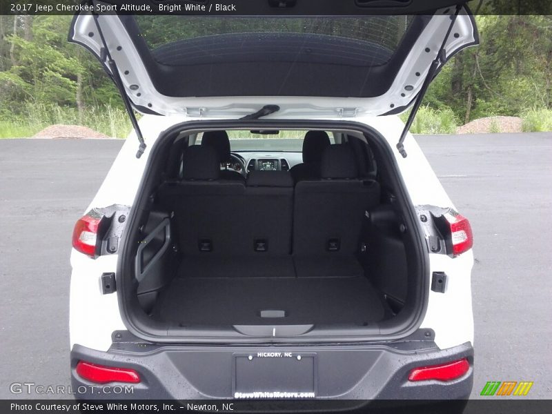 Bright White / Black 2017 Jeep Cherokee Sport Altitude