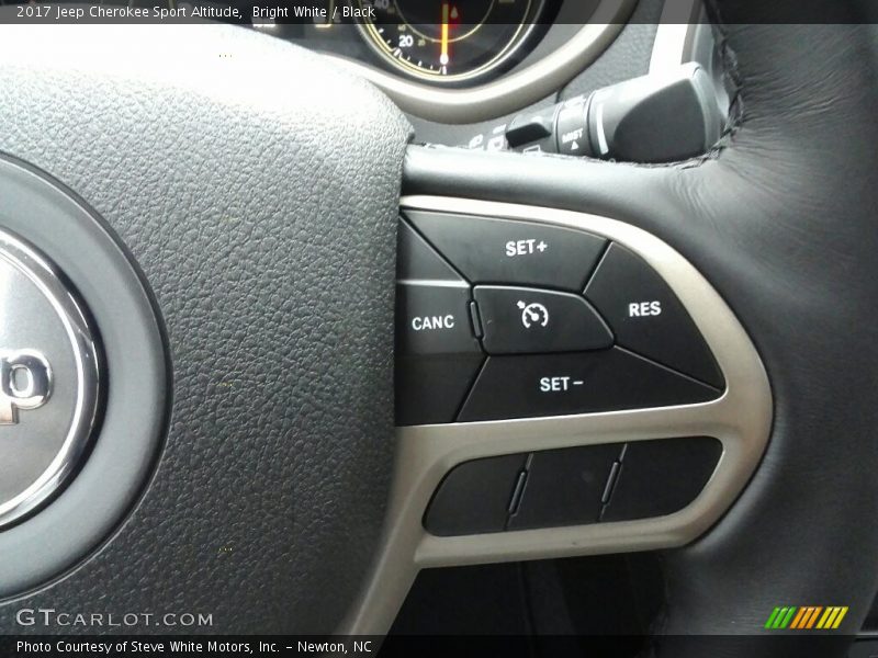 Bright White / Black 2017 Jeep Cherokee Sport Altitude
