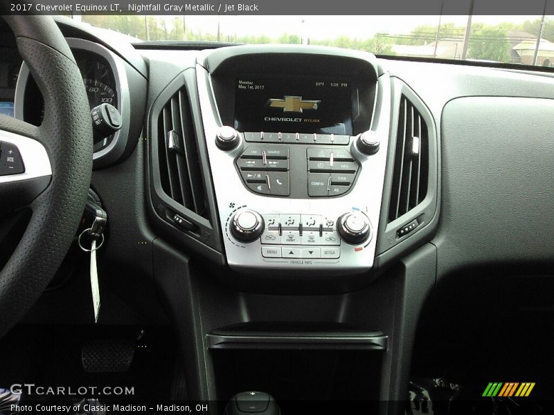 Nightfall Gray Metallic / Jet Black 2017 Chevrolet Equinox LT
