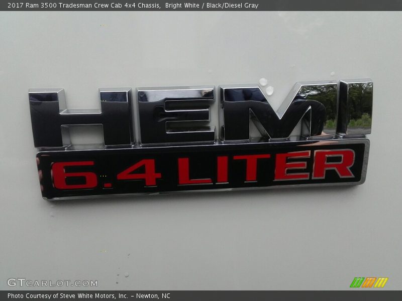 Bright White / Black/Diesel Gray 2017 Ram 3500 Tradesman Crew Cab 4x4 Chassis