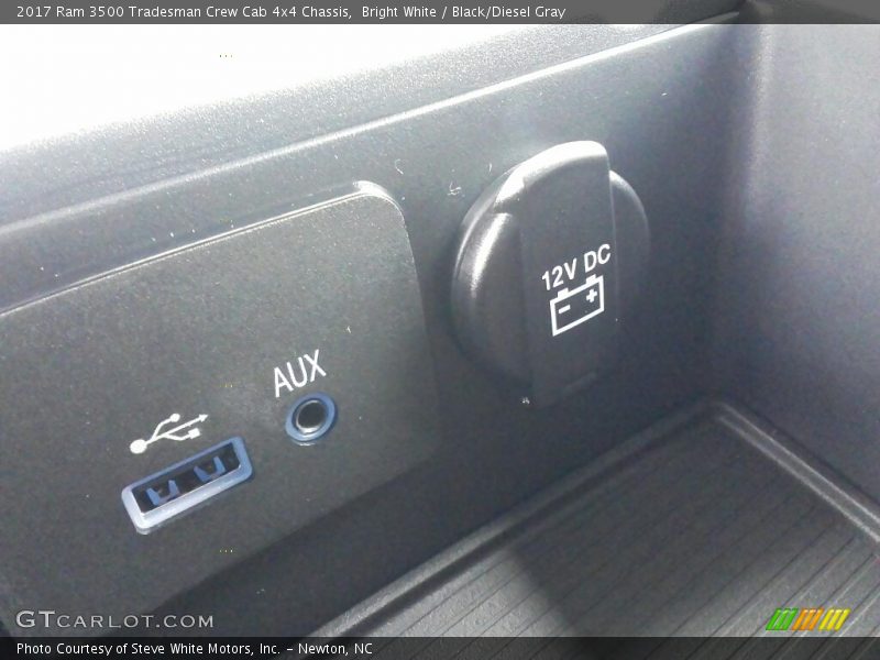 Bright White / Black/Diesel Gray 2017 Ram 3500 Tradesman Crew Cab 4x4 Chassis