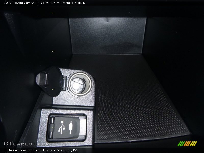 Celestial Silver Metallic / Black 2017 Toyota Camry LE