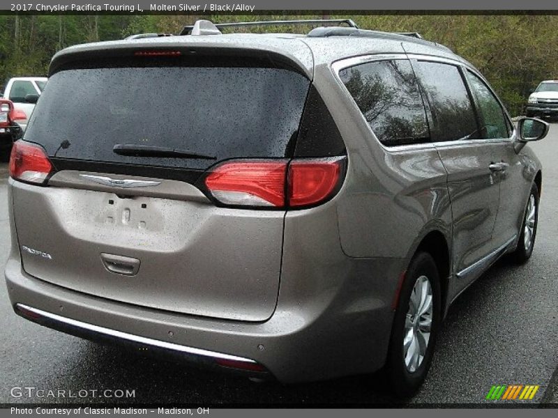 Molten Silver / Black/Alloy 2017 Chrysler Pacifica Touring L